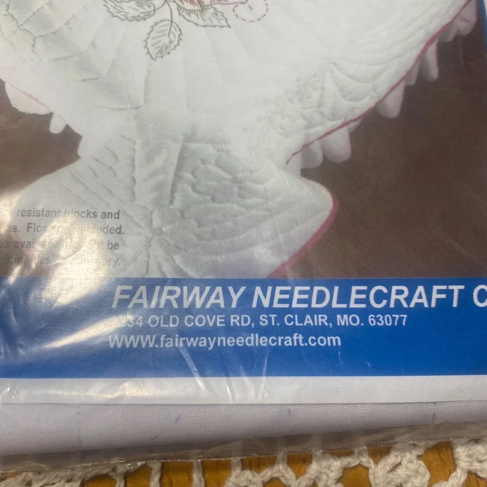 Fairway Needlecraft Quilt Blocks White New Roses Embroidery‎ Kit New